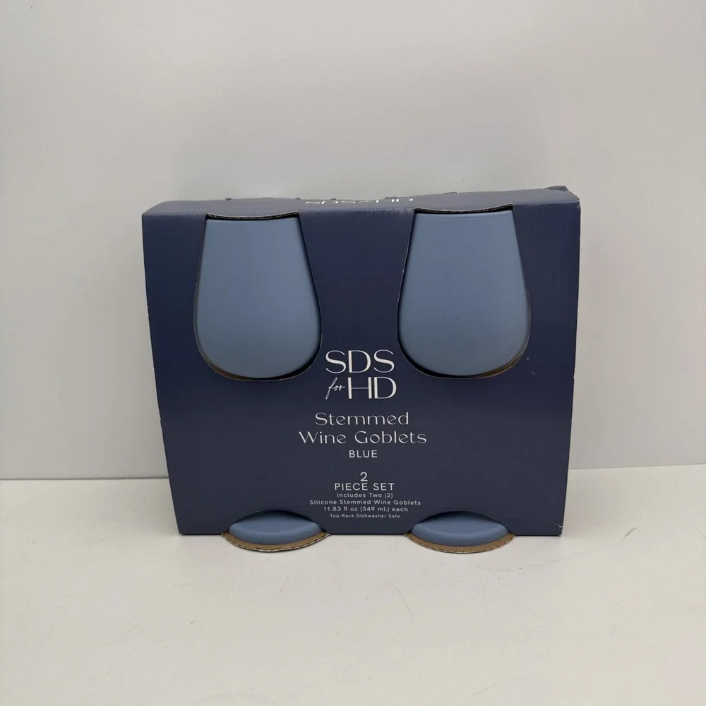 SDS Lot of 2 Stemmed Silicone Wine Goblets Unbreakable Blue New Boating Pool